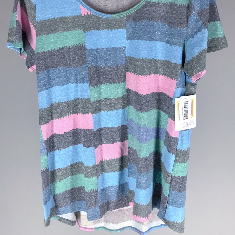 LuLaRoe Classic Tee - M